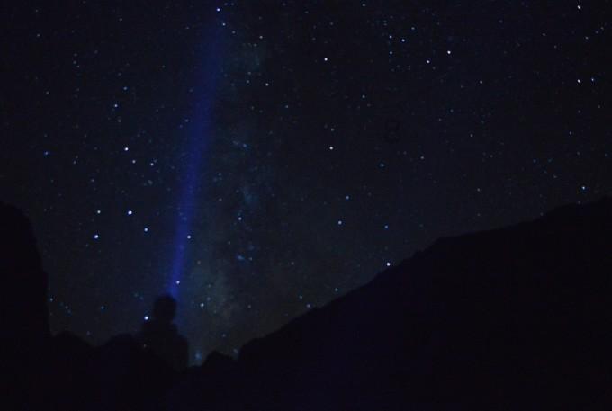 幻想从亚马逊“盲盒”抽中iPhone的外国网友,结果开出了…打地鼠机?