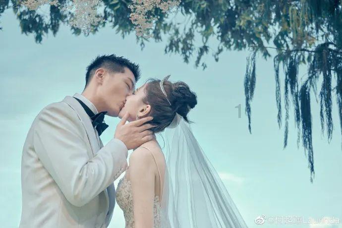 满载25吨的液化石油气槽罐车侧翻,现场无人员伤亡