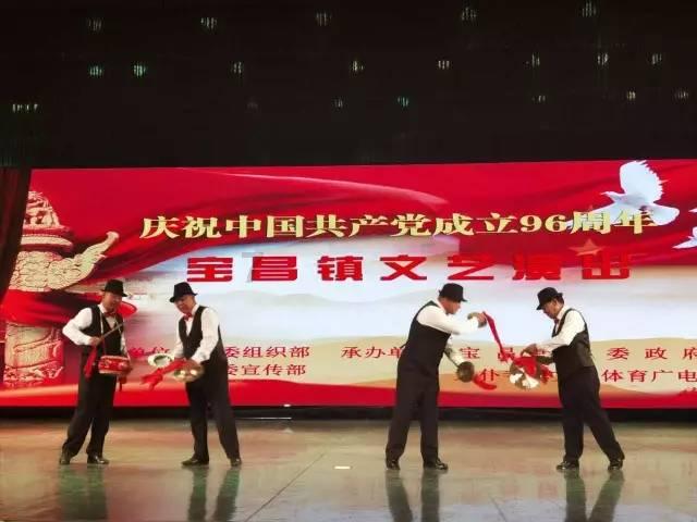 江西一大学教师,夺综合格斗世界冠军